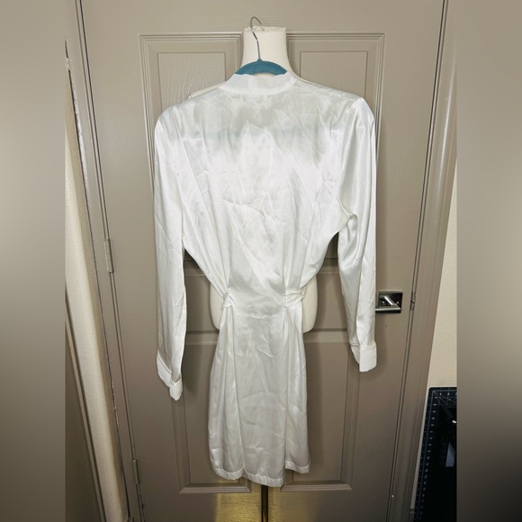 Linea Donatella White Satin Robe with Cream Floral Embroidery - Picture 6 of 6